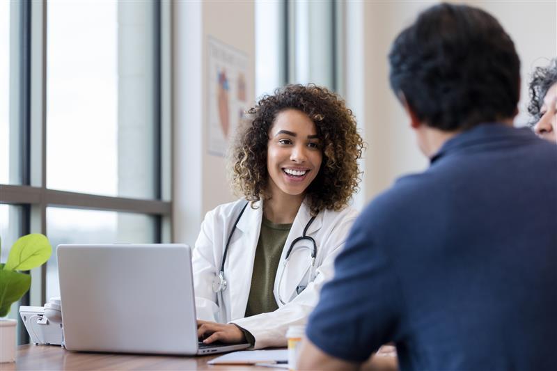 doctor-patient-conversation-point-of-care-marketing