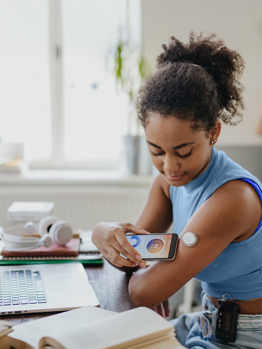  Woman using Medtech device