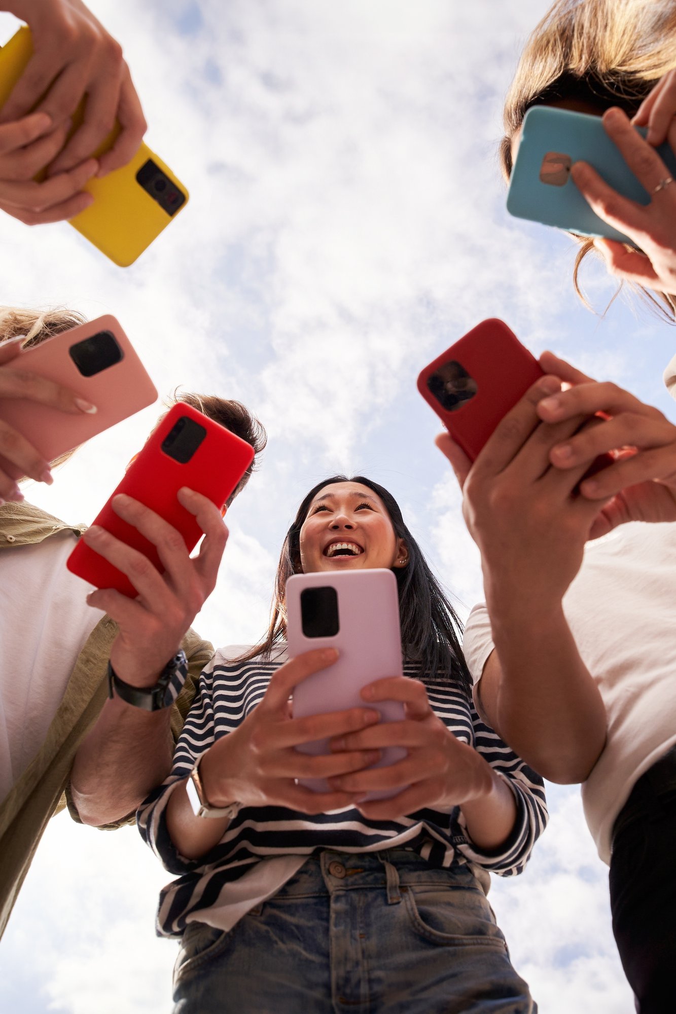 People on their phones targeted with Omnichannel Healthcare